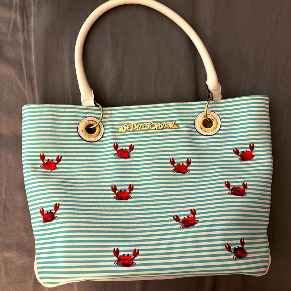 COPY - Betsy Johnson Crab purse 🦀